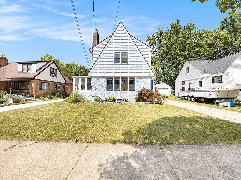 1st image of 829 Northlawn St NE