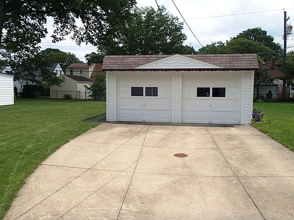 2 Car Garage w/extension