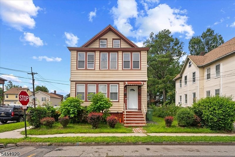 1st image of 1036 Morris St