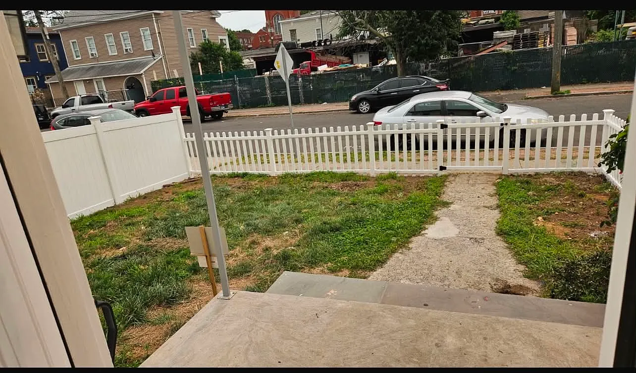 4 bed, 2711 sqft, $2,200 — Photo 3