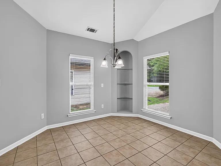 5317 Cottage Cir — Photo 15