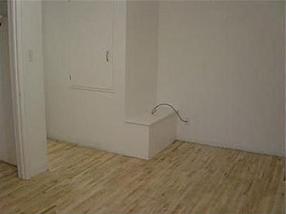 5th image of 213 Mensinger Ave #213
