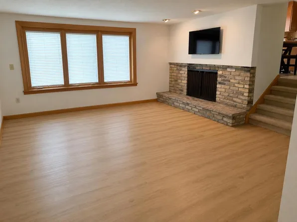 W154N8105 Elm LANE, Menomonee Falls, WI 53051
