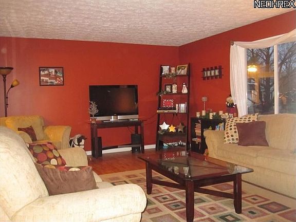 3rd image of 7585 Bishop Ct