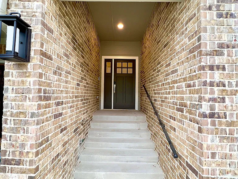 109 Canonbury Dr — Photo 3