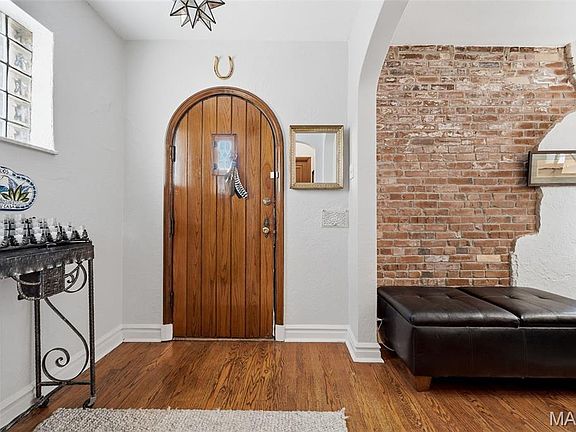 5th image of 5239 Oleatha Ave