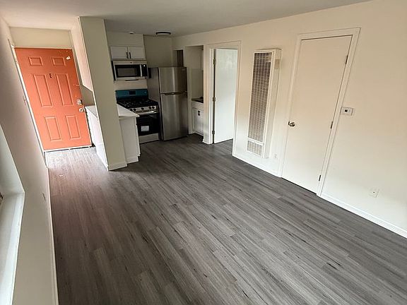 5th image of 499 E Columbus St
