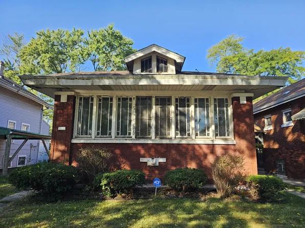 8028 S Bennett Ave, Chicago, IL 60617