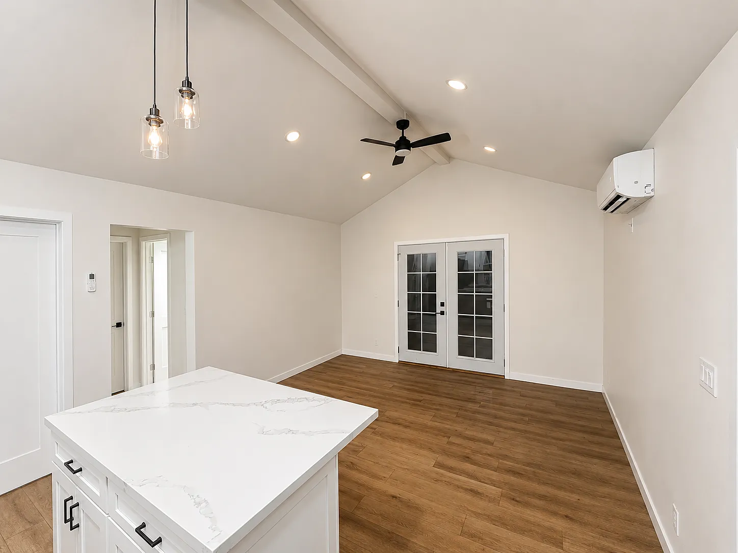 2 bed, 800 sqft, $2,875 — Photo 2