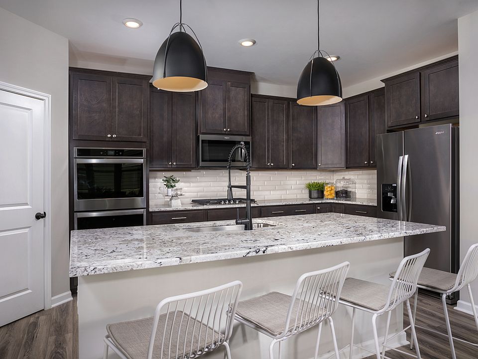 2nd image of 3335 Belterra Point Dr