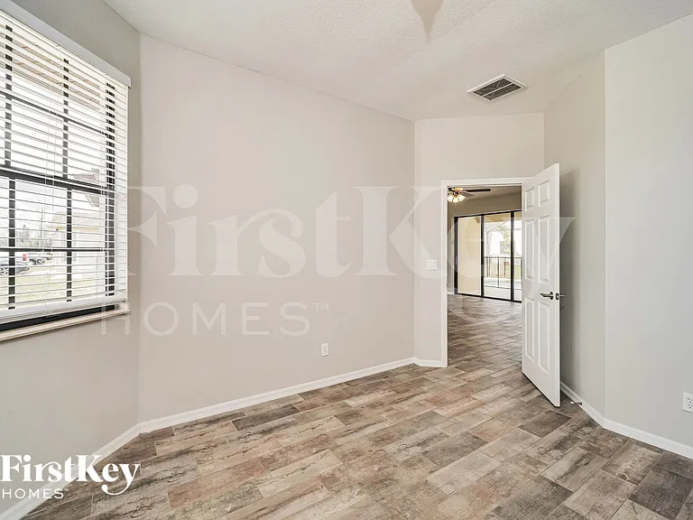 1829 SW California Blvd — Photo 15