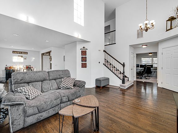 5th image of 2364 Foxmoor Ln