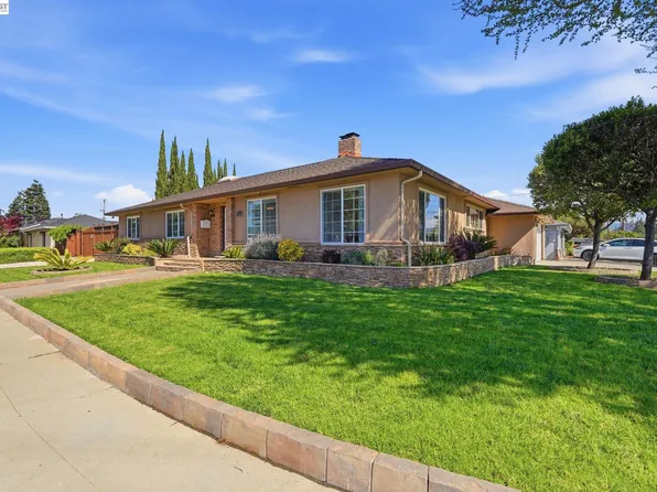 38048 Palmer Dr, Fremont, CA 94536