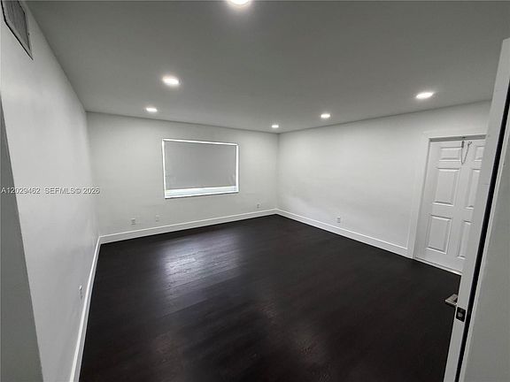 5th image of 4850 SW 26th Ave #4