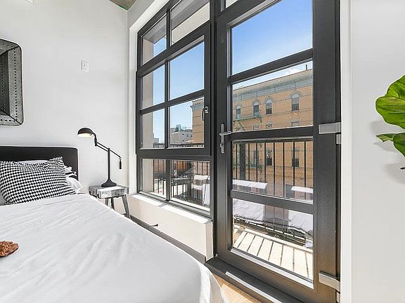 3rd image of 95 Linden Blvd #3D