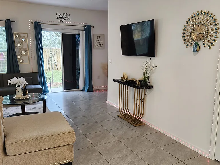 9059 Gifford Dr — Photo 5