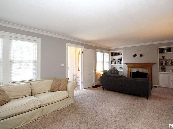 4th image of 607 W Melbourne Ave