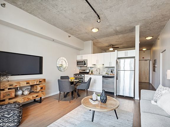 5th image of 1620 S Michigan Ave Unit 321