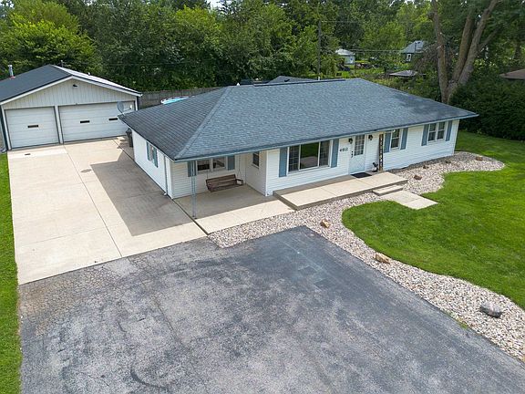 3rd image of 4911 Fernwood Ave