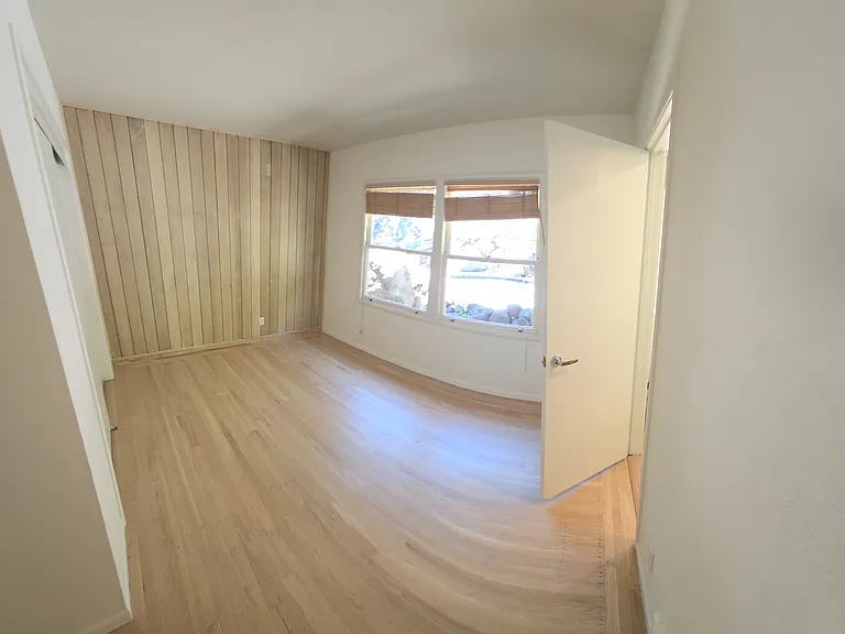237 N Almenar Dr — Photo 29