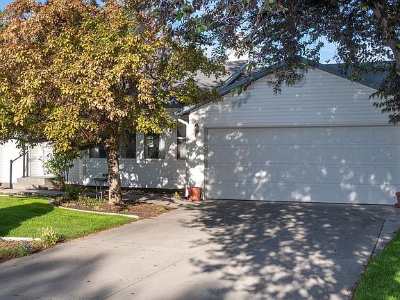 3rd image of 475 Trotter Dr