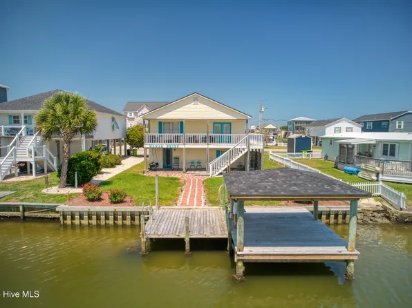 1041 1st Street, Surf City, NC 28445