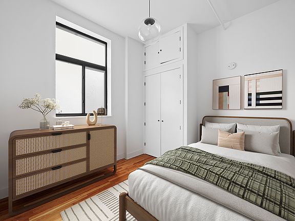 5th image of 141 Chauncey St #108