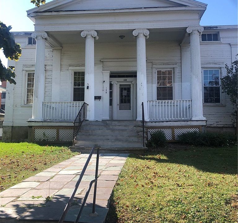 1st image of 140 Genesee St