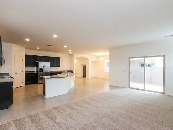 2nd image of 1235 E Palomino Way