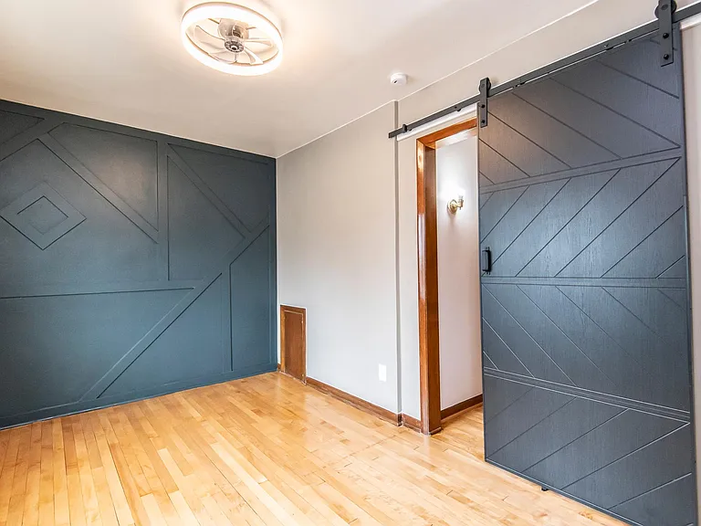 3500 S Clement Ave — Photo 12