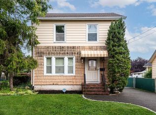 58 Westbury Ave, Mineola, NY 11501
