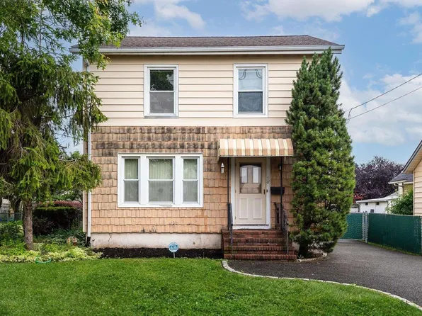 58 Westbury Avenue, Mineola, NY 11501
