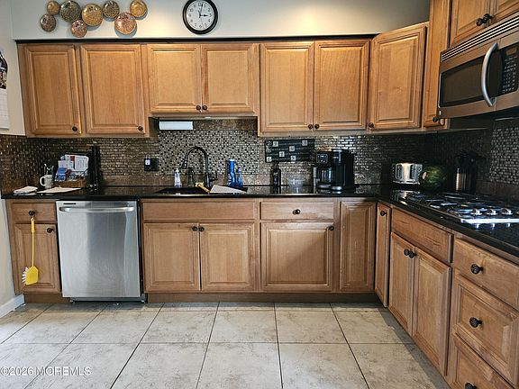 3rd image of 14 Cypress Street