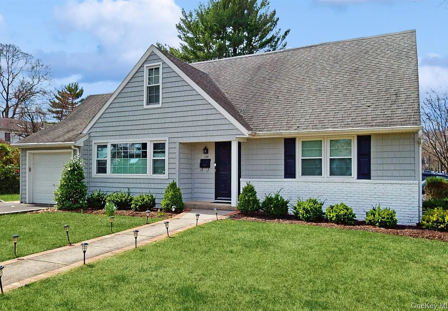 4 bed, 2.0 bath, 1428 sqft, $7,800 — Photo 3