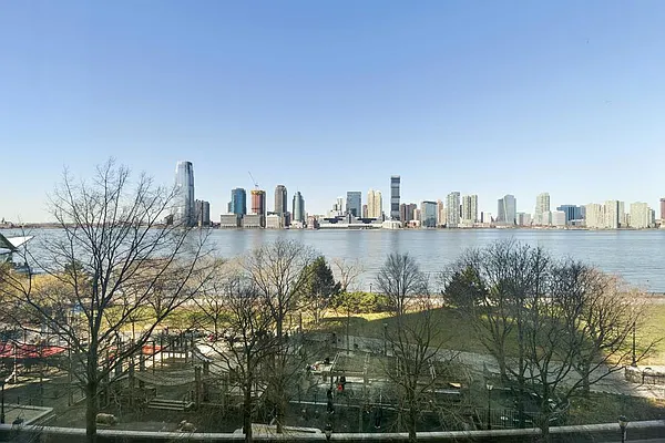 Rented by R New York | media 25