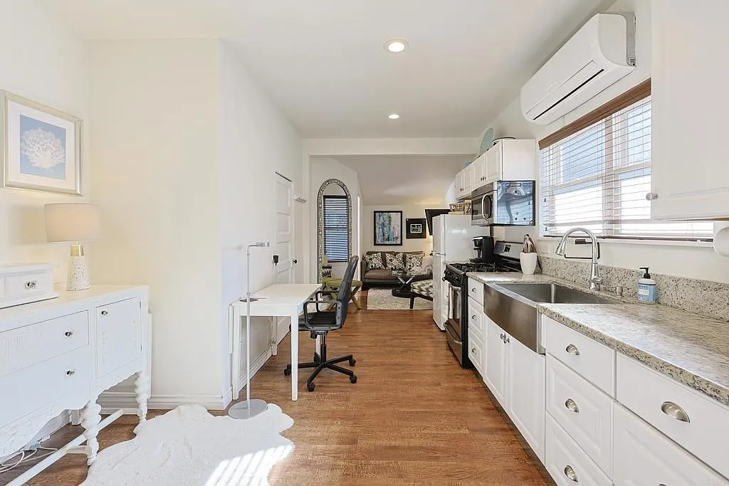 1 bed, 400 sqft, $3,000 — Photo 4