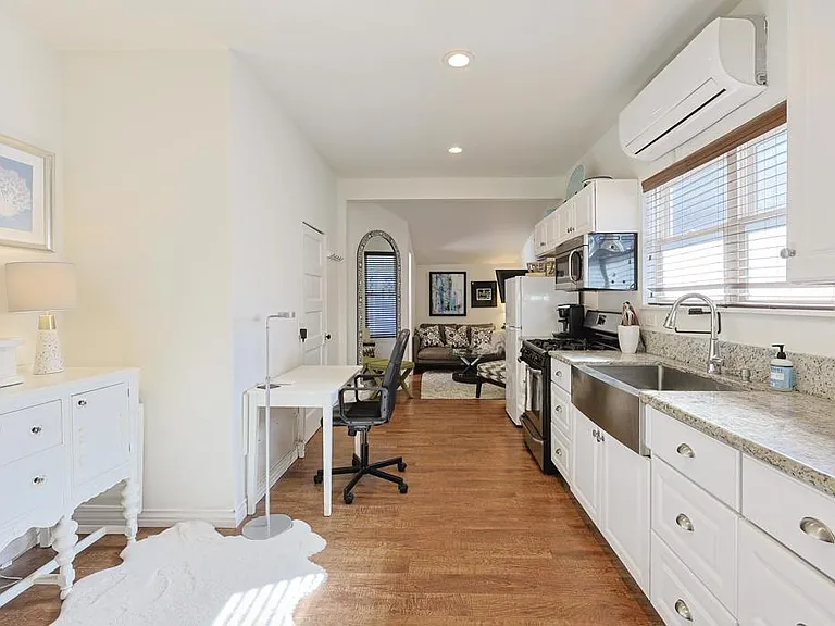 205.5 C Ave — Photo 4