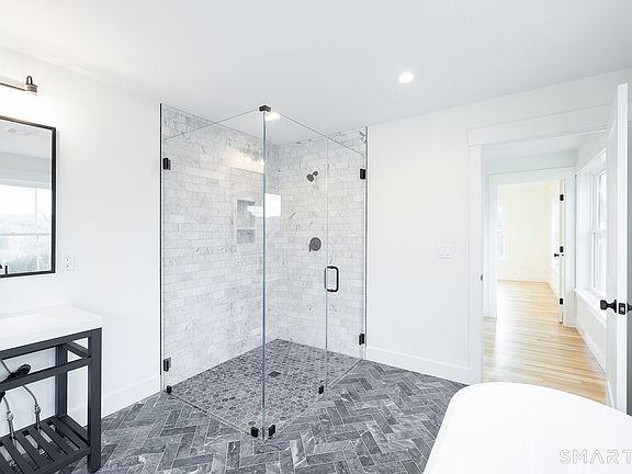 5th image of 84 Lum Lot Road