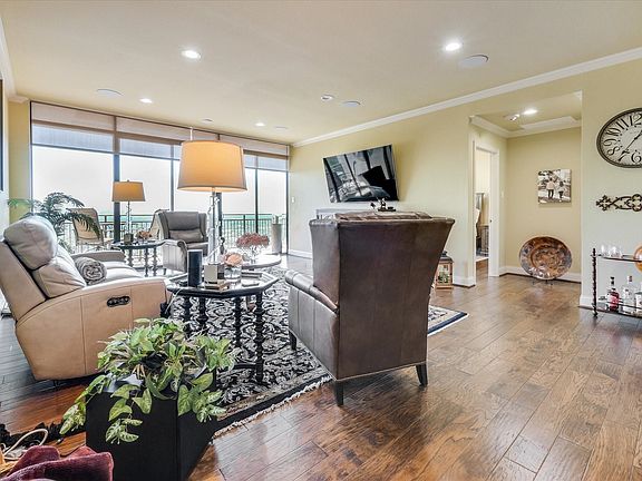 3rd image of 6335 W Northwest Hwy APT 1514