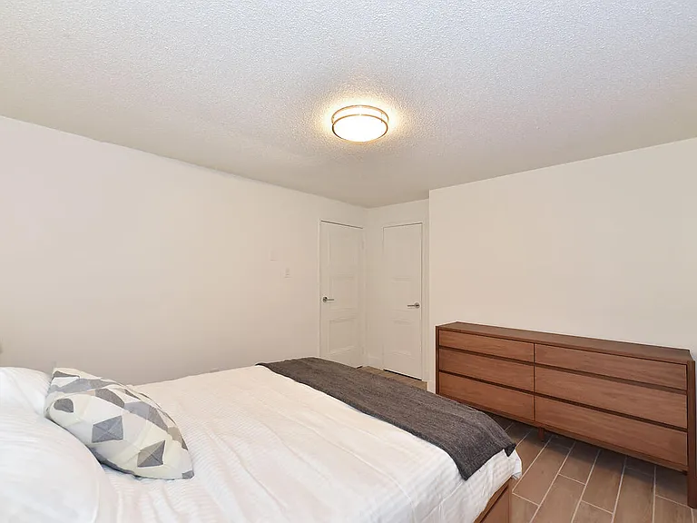 160 Dowling Ave #101 — Photo 12