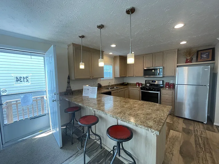 107 Crystal Falls Rd — Photo 2