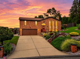10809 Hunters Woods Ln, North Huntingdon, PA 15642