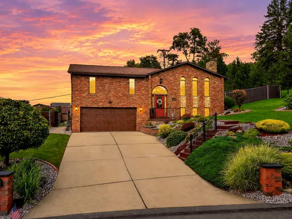10809 Hunters Woods Ln, North Huntingdon, PA 15642