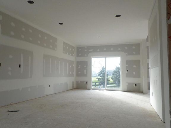 5th image of 4059 Hickory Rock Dr
