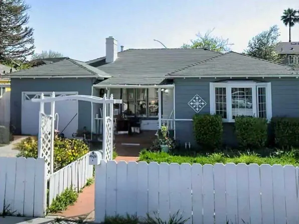 2260 Pulgas Ave, East Palo Alto, CA 94303