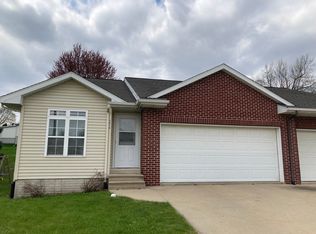 504 N Linn St #A, Anamosa, IA 52205