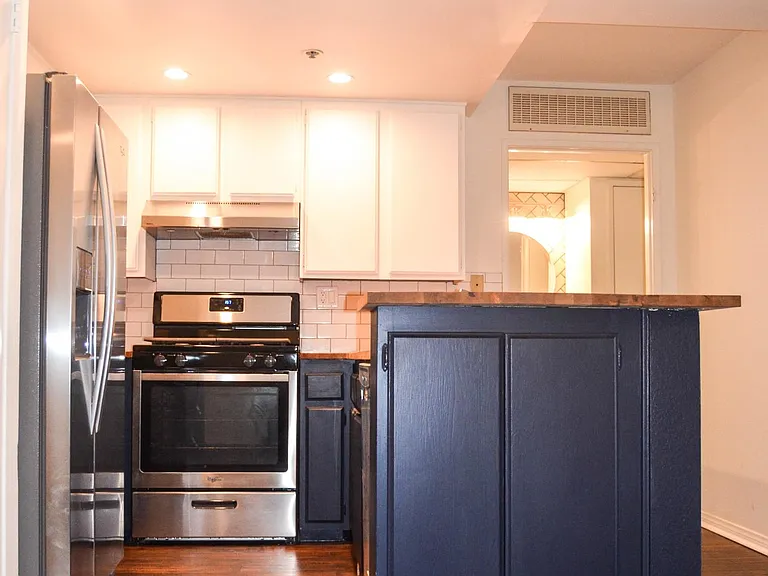 5143 Bakman Ave #206 — Photo 8