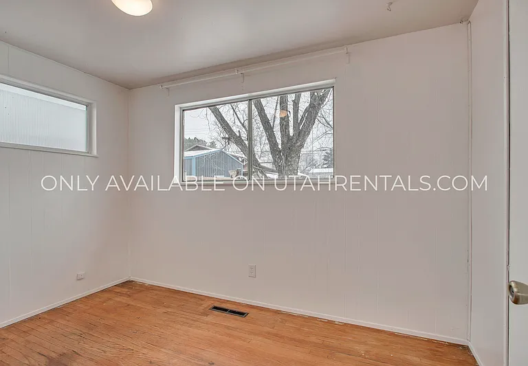 961 S 190 W — Photo 12