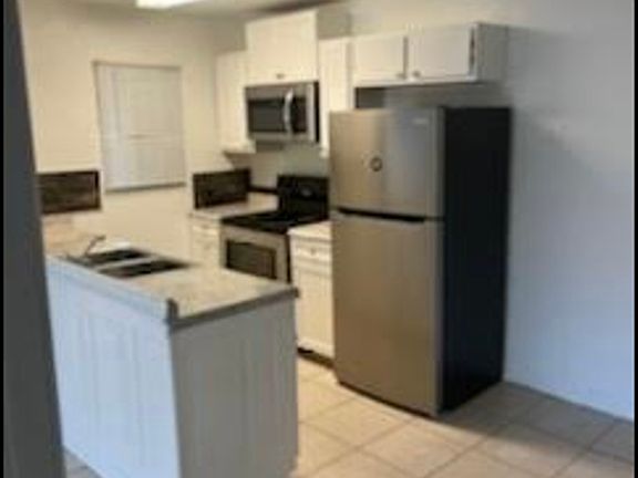 4th image of 1450 S Palmetto Ave #302