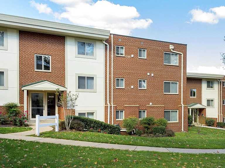 Bren Mar Apartments — Photo 11